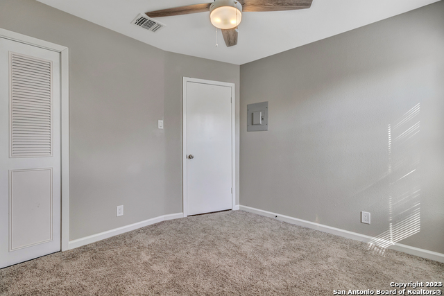 Image 20 of 32 For 8815 Oakbrook St