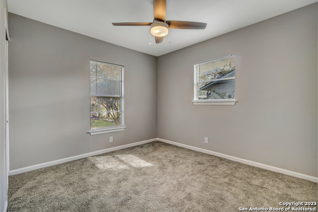 Image 21 of 32 For 8815 Oakbrook St