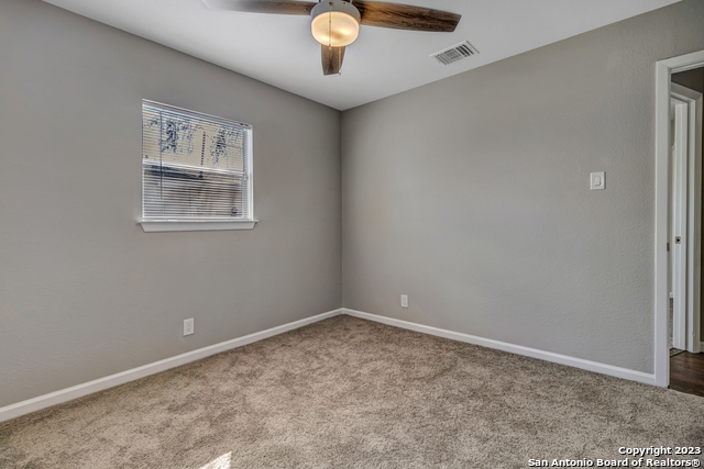 Image 24 of 32 For 8815 Oakbrook St