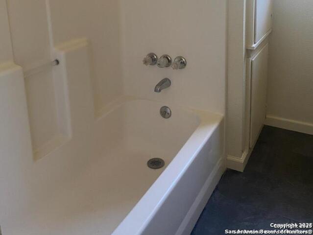 Image 10 of 11 For 200 Persons