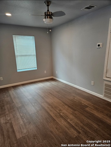 Listing photo id 2 for 3019 Colima  