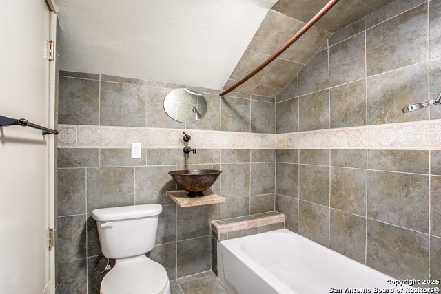 Image 2 of 5 For 235 Huisache 1303