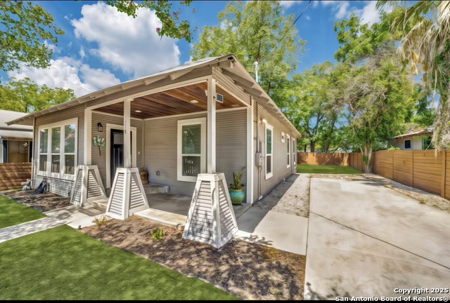 Image 2 of 22 For 115 Sharer