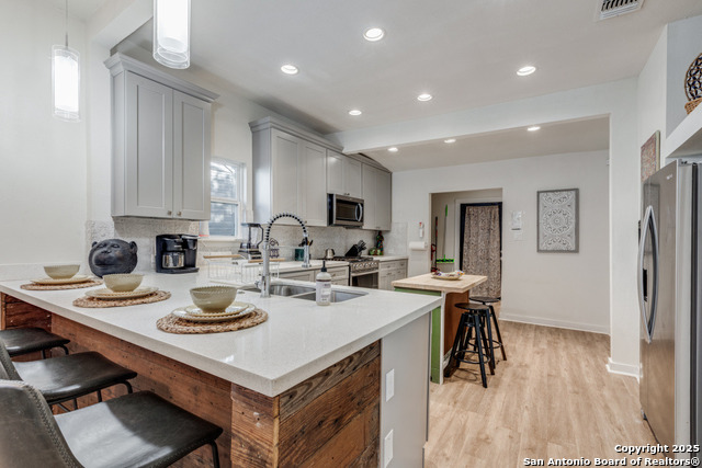 Image 5 of 22 For 115 Sharer