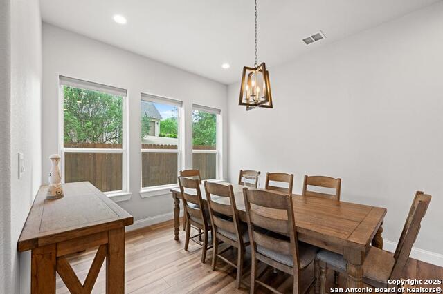 Listing photo id 9 for 212 Castle Pines