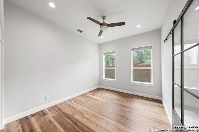 Listing photo id 14 for 212 Castle Pines