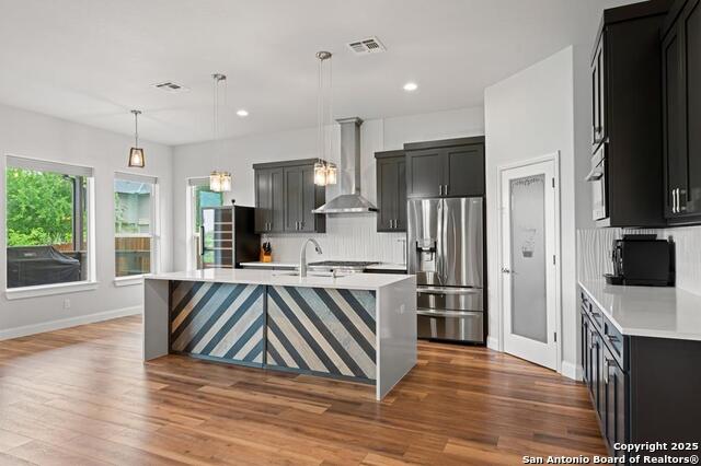 Listing photo id 7 for 212 Castle Pines