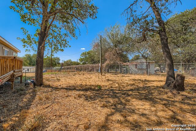 Image 18 of 41 For 23011 Shady Forest Dr