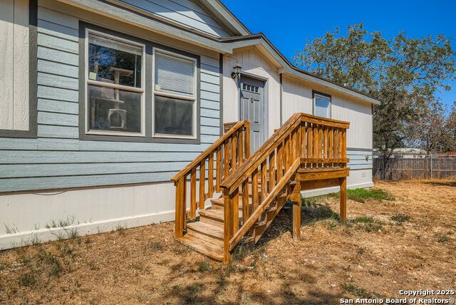 Image 22 of 41 For 23011 Shady Forest Dr