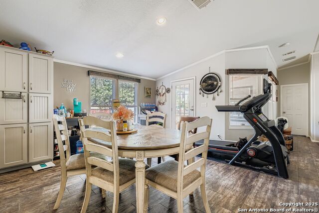 Image 25 of 41 For 23011 Shady Forest Dr