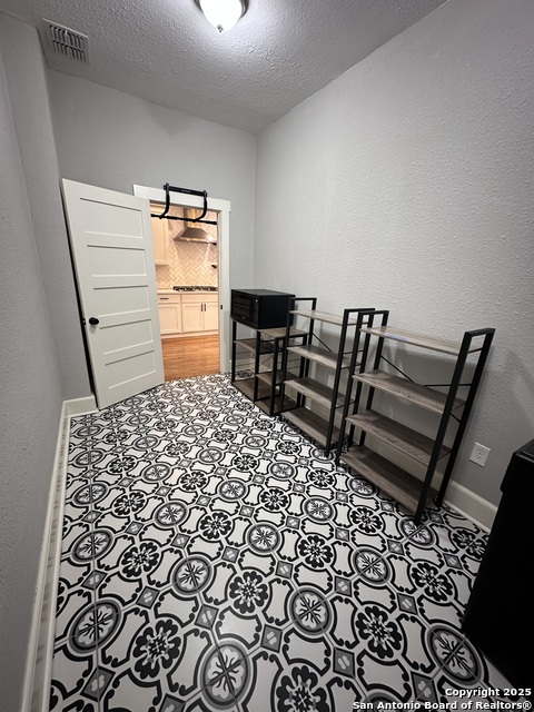 Image 14 of 46 For 203 West Mulberry Avenue