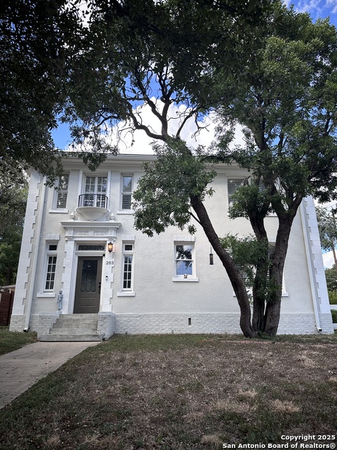 Image 2 of 46 For 203 West Mulberry Avenue