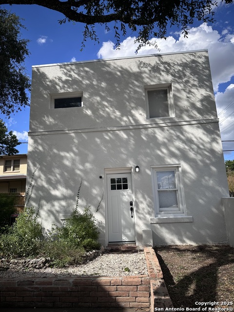 Image 33 of 46 For 203 West Mulberry Avenue