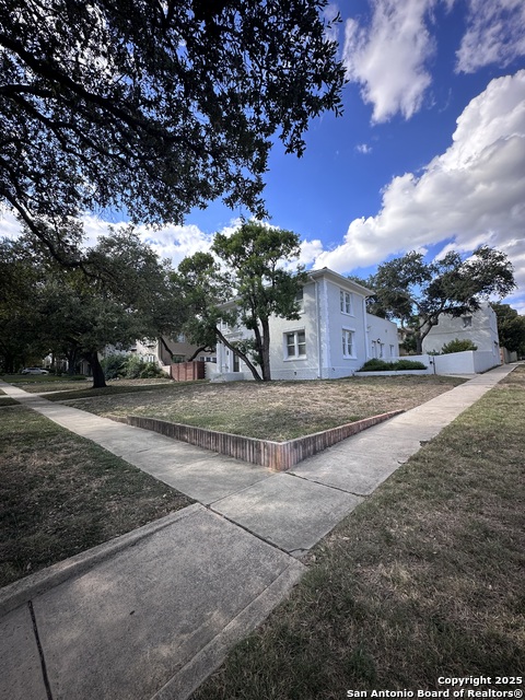 Image 39 of 46 For 203 West Mulberry Avenue