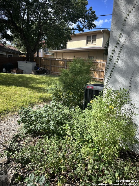 Image 44 of 46 For 203 West Mulberry Avenue