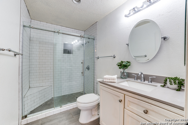 Image 19 of 31 For 11815 Vance Jackson E-501