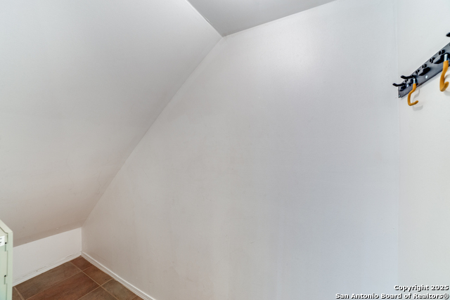 Image 20 of 31 For 11815 Vance Jackson E-501