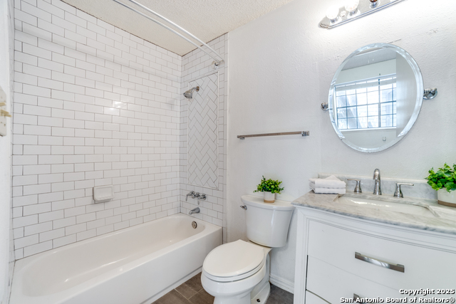 Image 21 of 31 For 11815 Vance Jackson E-501