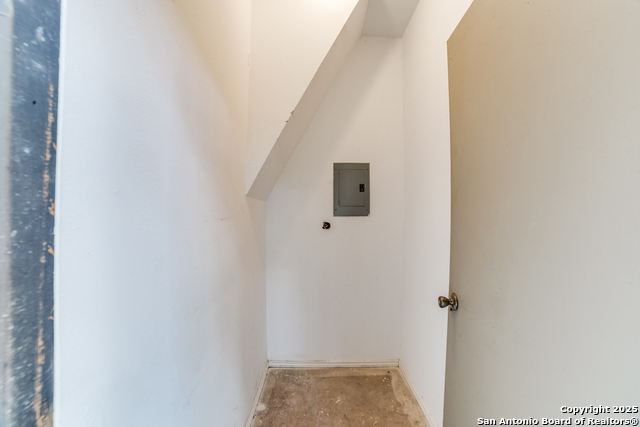 Image 27 of 31 For 11815 Vance Jackson E-501