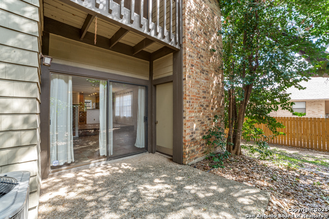 Image 28 of 31 For 11815 Vance Jackson E-501