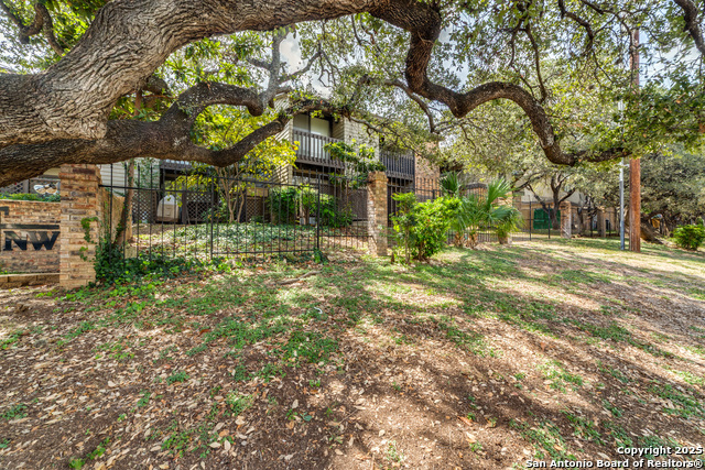 Image 4 of 31 For 11815 Vance Jackson E-501