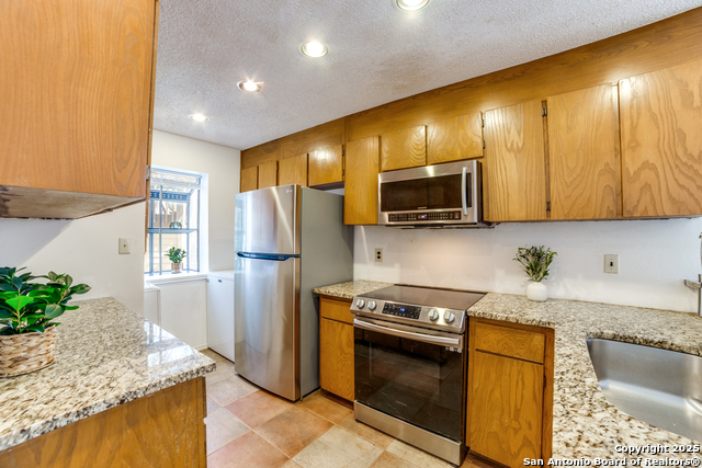 Image 5 of 31 For 11815 Vance Jackson E-501