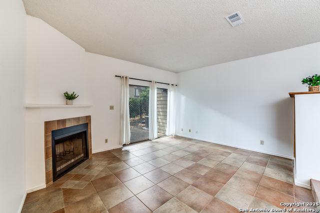 Image 9 of 31 For 11815 Vance Jackson E-501