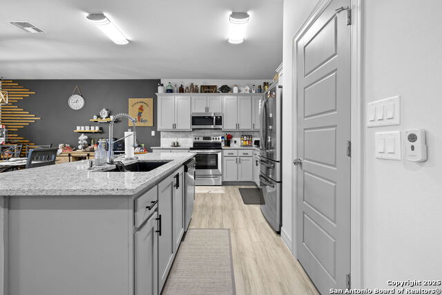 Image 12 of 41 For 118 Red Tail