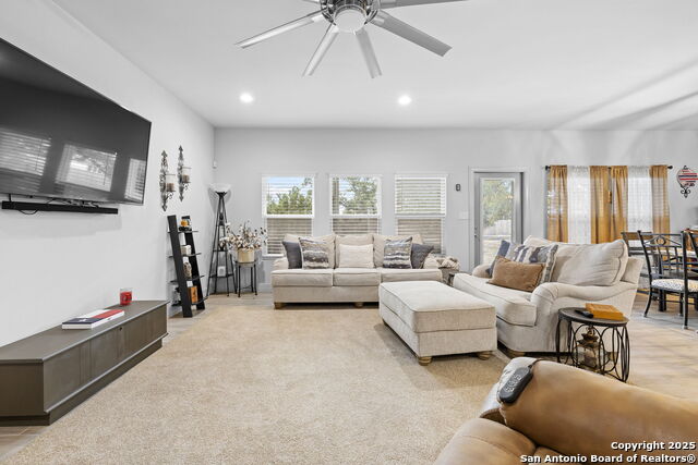 Image 16 of 41 For 118 Red Tail