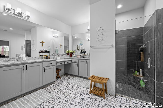 Image 22 of 41 For 118 Red Tail