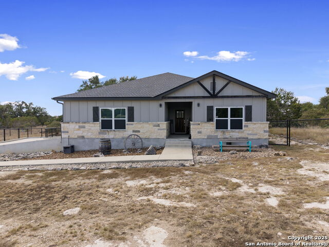 Image 3 of 41 For 118 Red Tail