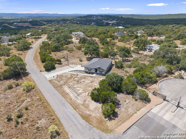 Image 37 of 41 For 118 Red Tail