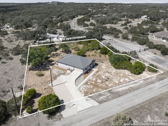 Image 38 of 41 For 118 Red Tail