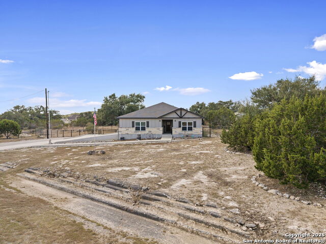 Image 4 of 41 For 118 Red Tail