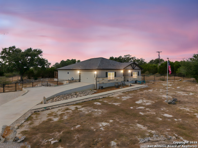 Image 6 of 41 For 118 Red Tail