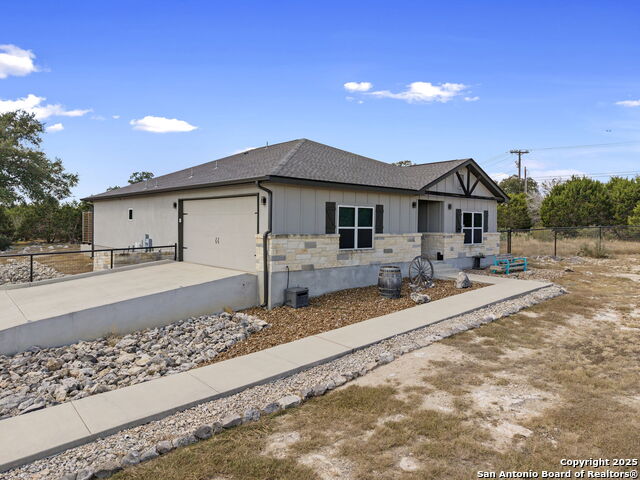 Image 7 of 41 For 118 Red Tail