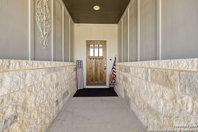 Image 8 of 41 For 118 Red Tail