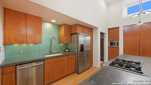 Listing photo id 13 for 33 Laurel Trail