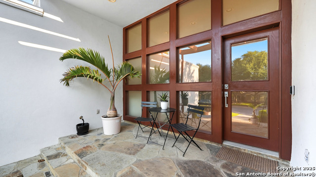 Listing photo id 3 for 33 Laurel Trail