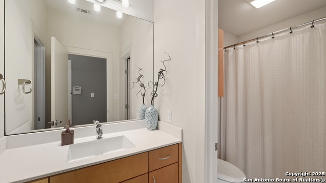 Listing photo id 5 for 33 Laurel Trail