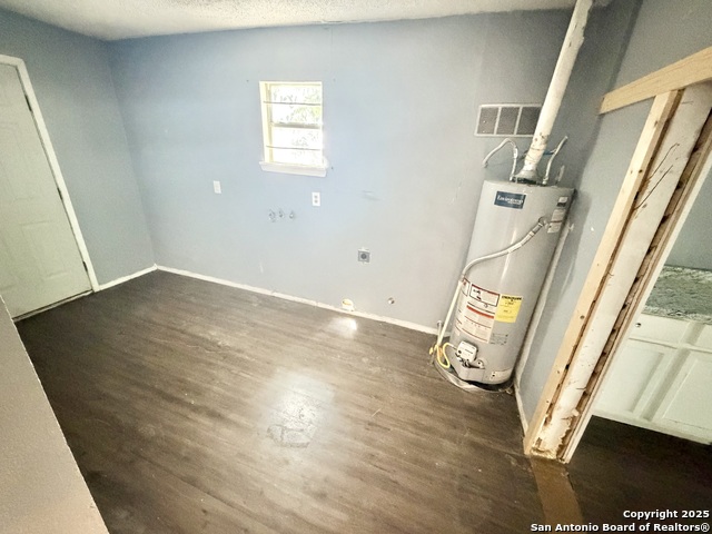 Listing photo id 10 for 3714 Martin