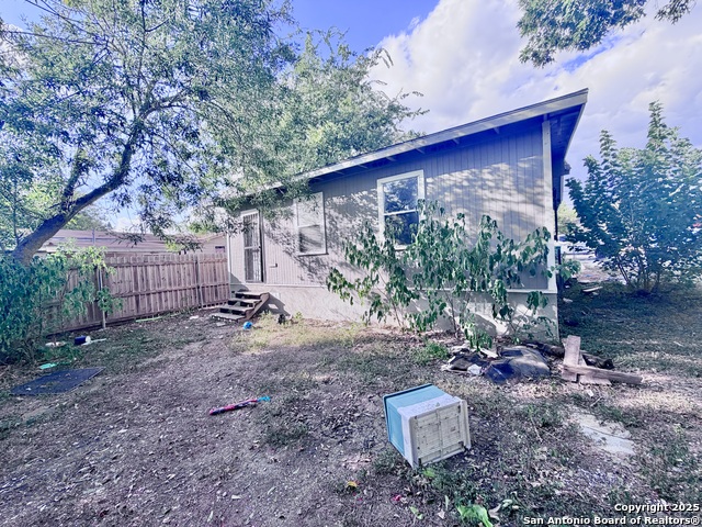 Listing photo id 12 for 3714 Martin