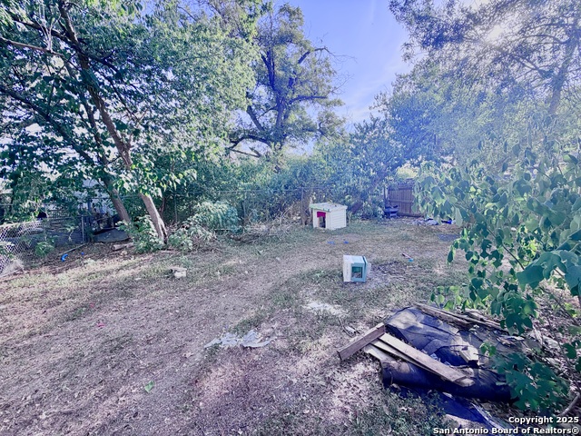 Listing photo id 13 for 3714 Martin