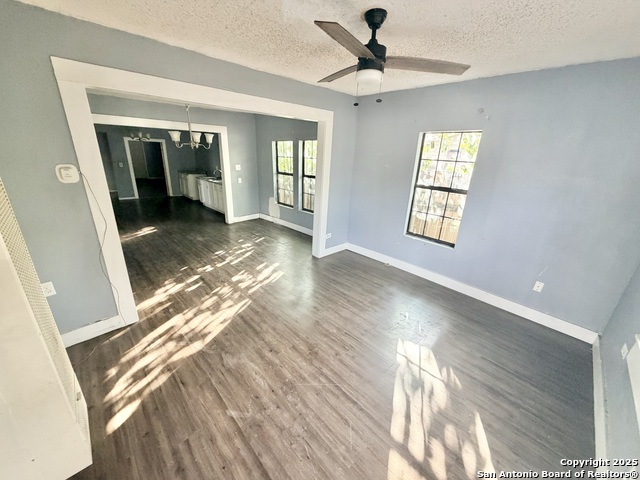 Listing photo id 0 for 3714 Martin