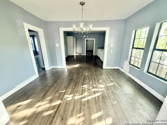 Listing photo id 1 for 3714 Martin