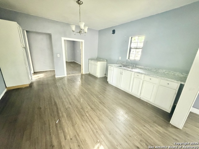Listing photo id 6 for 3714 Martin