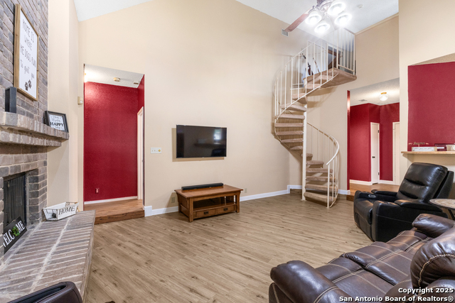 Listing photo id 13 for 8307 Timber Cabin