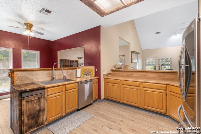 Listing photo id 5 for 8307 Timber Cabin