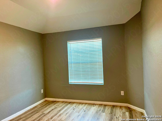 Listing photo id 9 for 8014 Chanting Bend