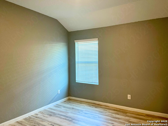 Listing photo id 12 for 8014 Chanting Bend